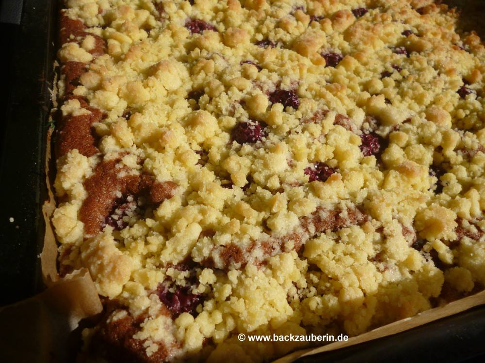 Schoko-Kirschkuchen mit Streuseln | Kuchen, Gebäck, Pralinen und gute Laune