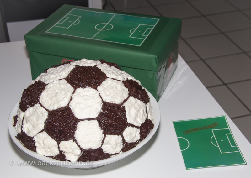 Fußballtorte | Kuchen, Gebäck, Pralinen und gute Laune